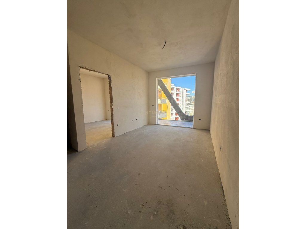 Shitet Apartament 1+1 prane Portit  te Vlorës – Mundësi Ideale Investimi!