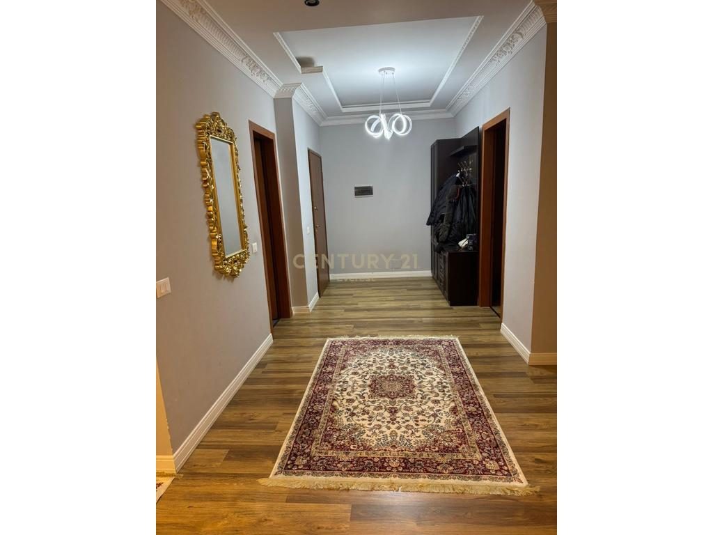 YZBERISHT, APARTAMENT 2+1 PER QIRA