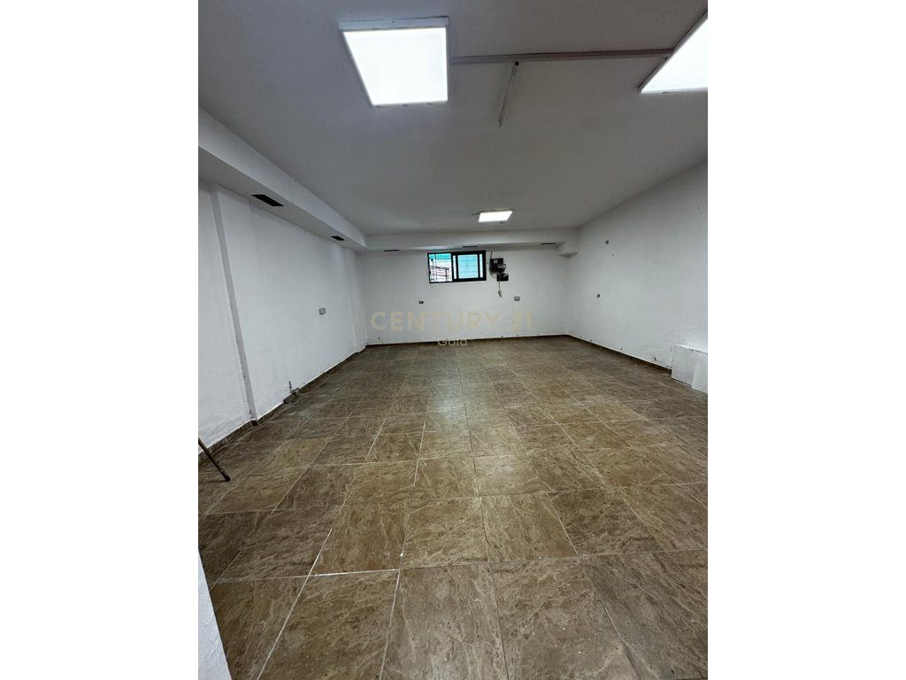 Biznes Me Qira prane Liqenit te Tiranës | 73 m²
