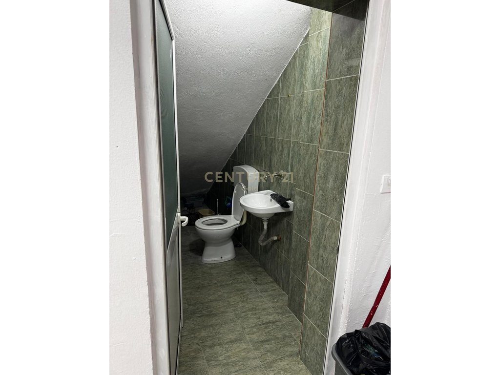 Biznes Me Qira prane Liqenit te Tiranës | 73 m²