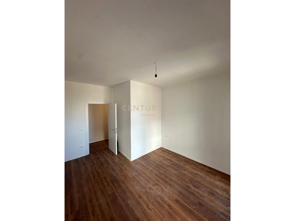 Apartament 1+1 për shitje në Don Bosko – Ndriçim Natyral, Orientim Jug-Perëndim dhe Akses Strategjik! - Century 21 Alban...