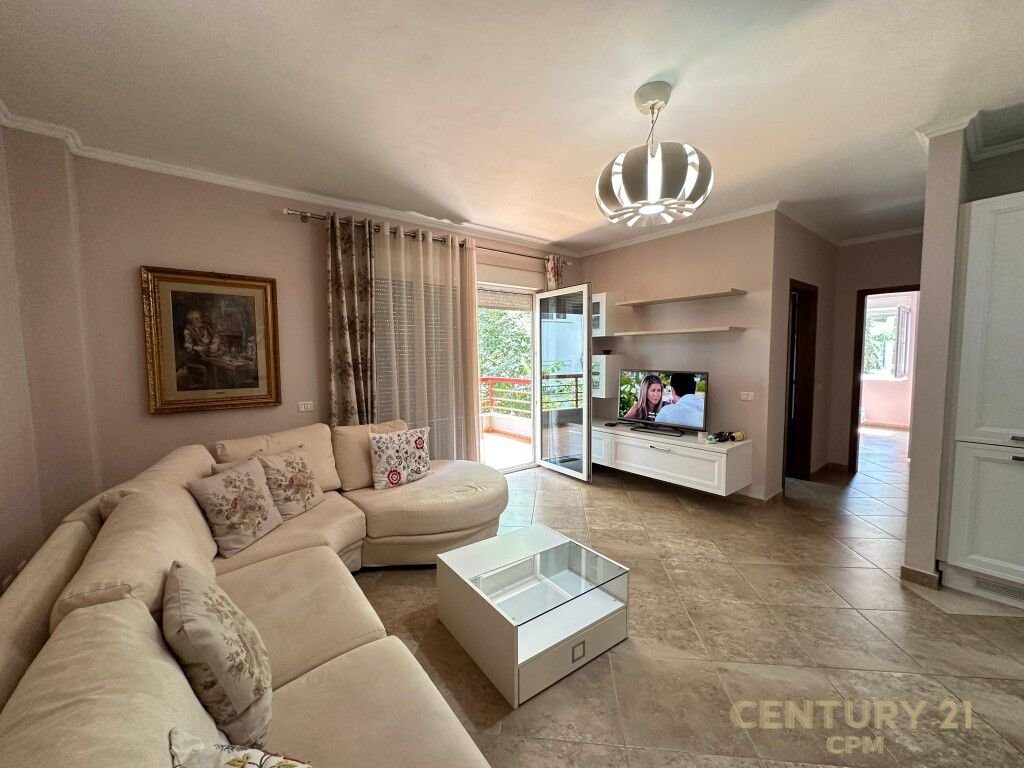 Tek Liqeni I Thate Japim Me Qira Apartament 2+1+2+ Post Parkimi!
