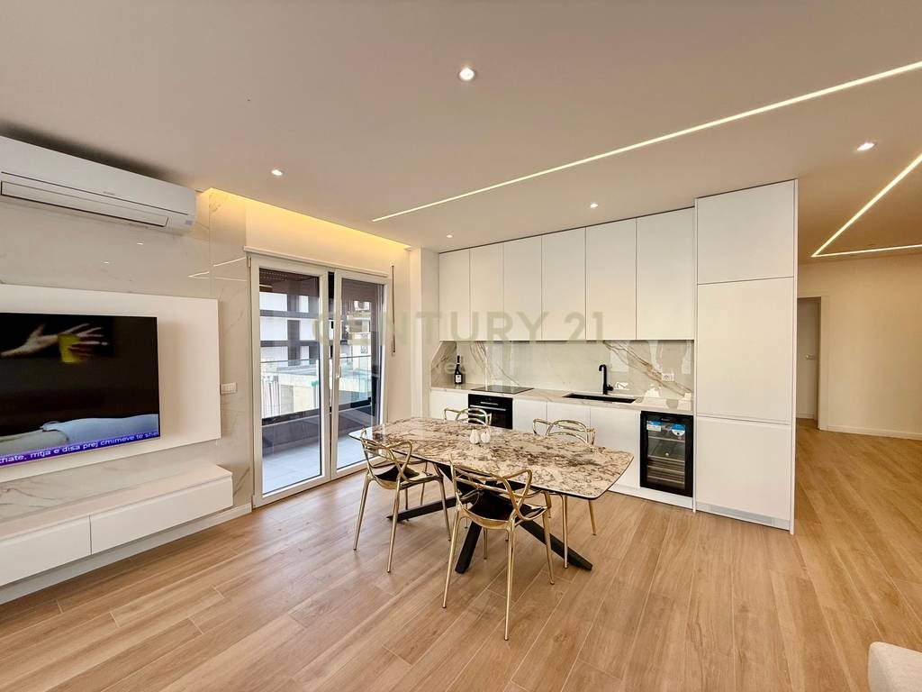 SHITET APARTMENT MODERN 
ME SUPER PAMJE SHENGJIN