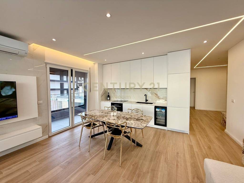 SHITET APARTMENT MODERN 
ME SUPER PAMJE SHENGJIN