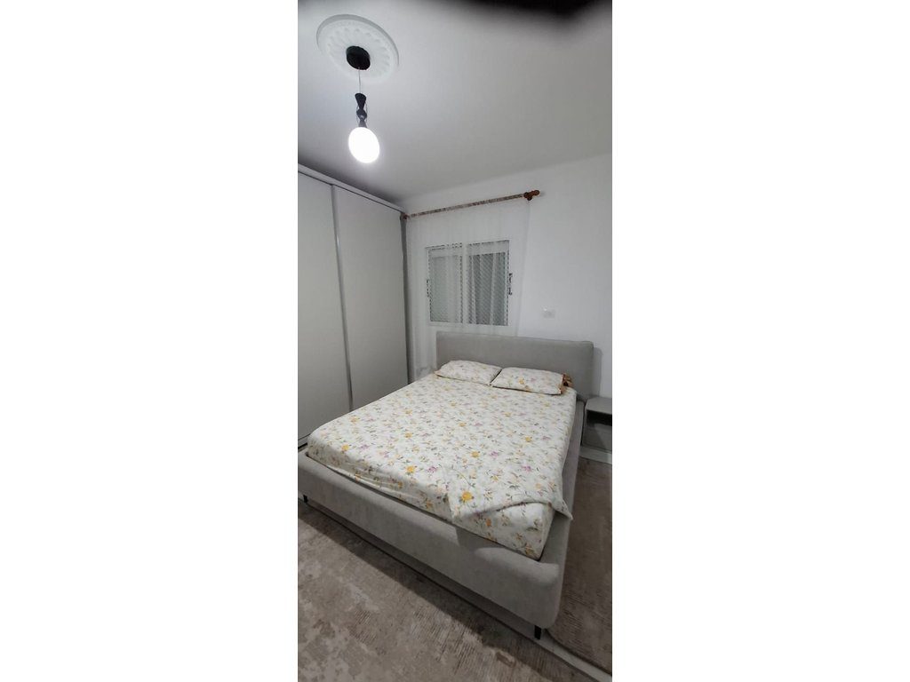 JEPET PER QIRA KATI I 2-TE I NJE BANESE 2-KATESHE,PRANE SPITALIT,VLORE!