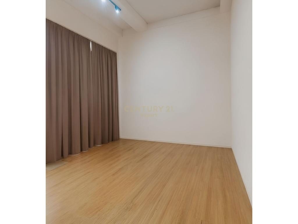 AMBIENT KOMERCIAL PER QIRA, LOFT !!!