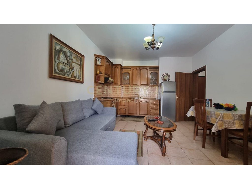 Apartament 1+1 Me Qira në Rruga e Dibrës, Tiranë - 450€ | 60 m²
