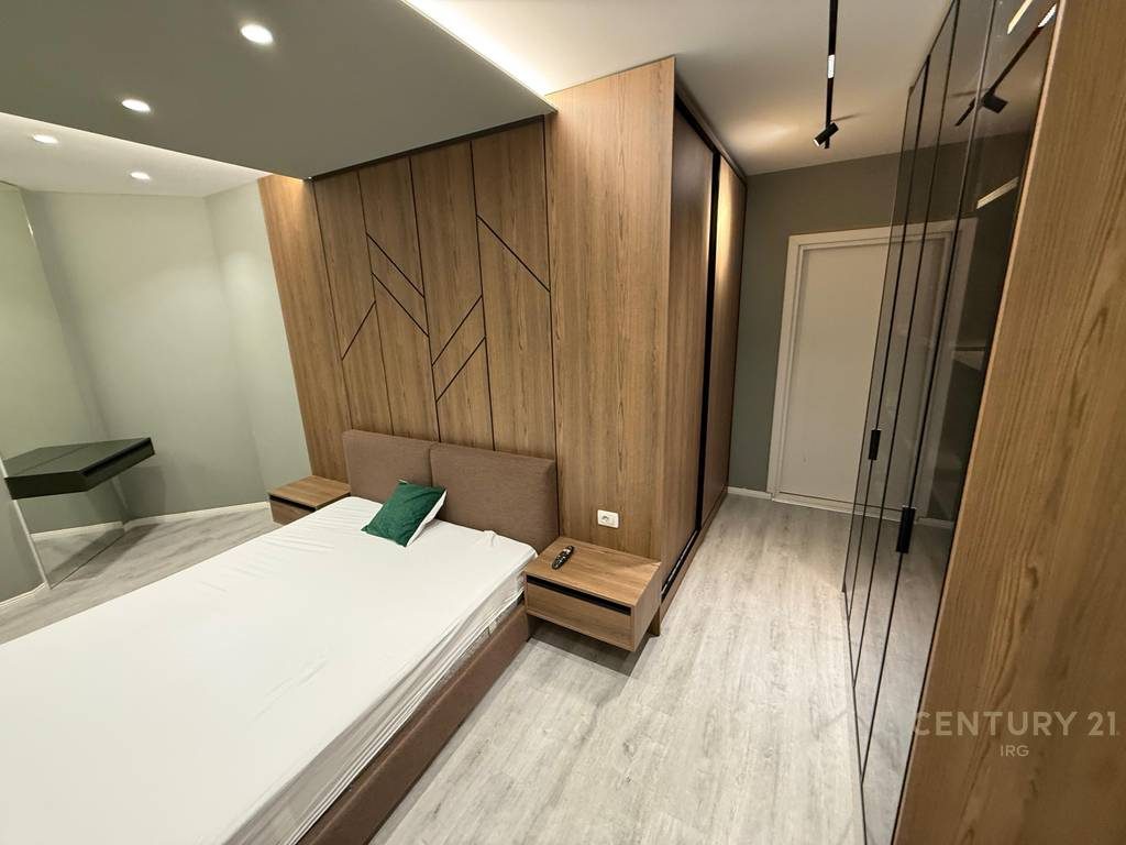 Jepet me qira apartament 2+1 me post parkimi ne Ali Dem!