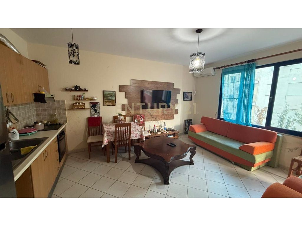 Apartament 1+1 Për Shitje Rruga Viena| 75 m²