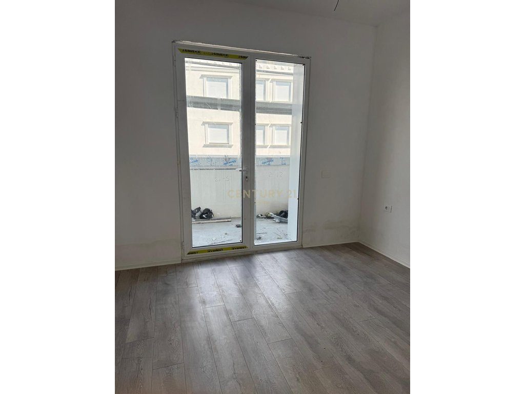 Shitet Apartament 2+1 në Kompleksin White Power, Kamez Qendër, Tiranë