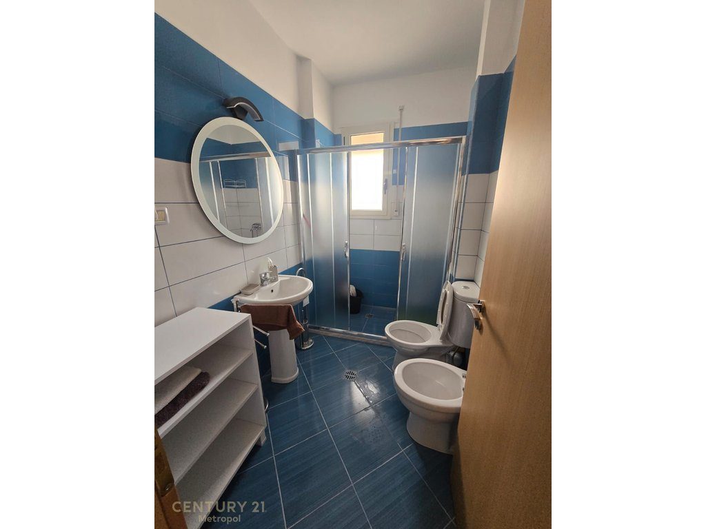 Studio  Për Shitje në Lungomare, Vlorë !