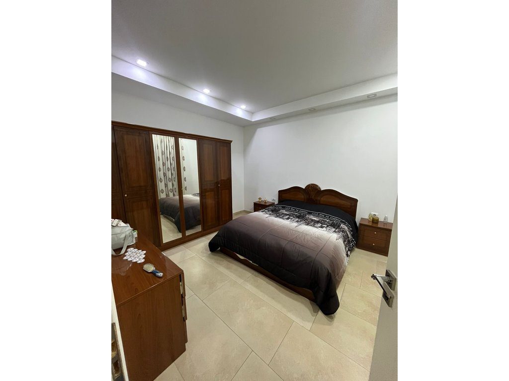 APARTAMENT 2+1 ME 2 TUALETE, I MOBILUAR – TERMINALI I VJETËR, POGRADEC