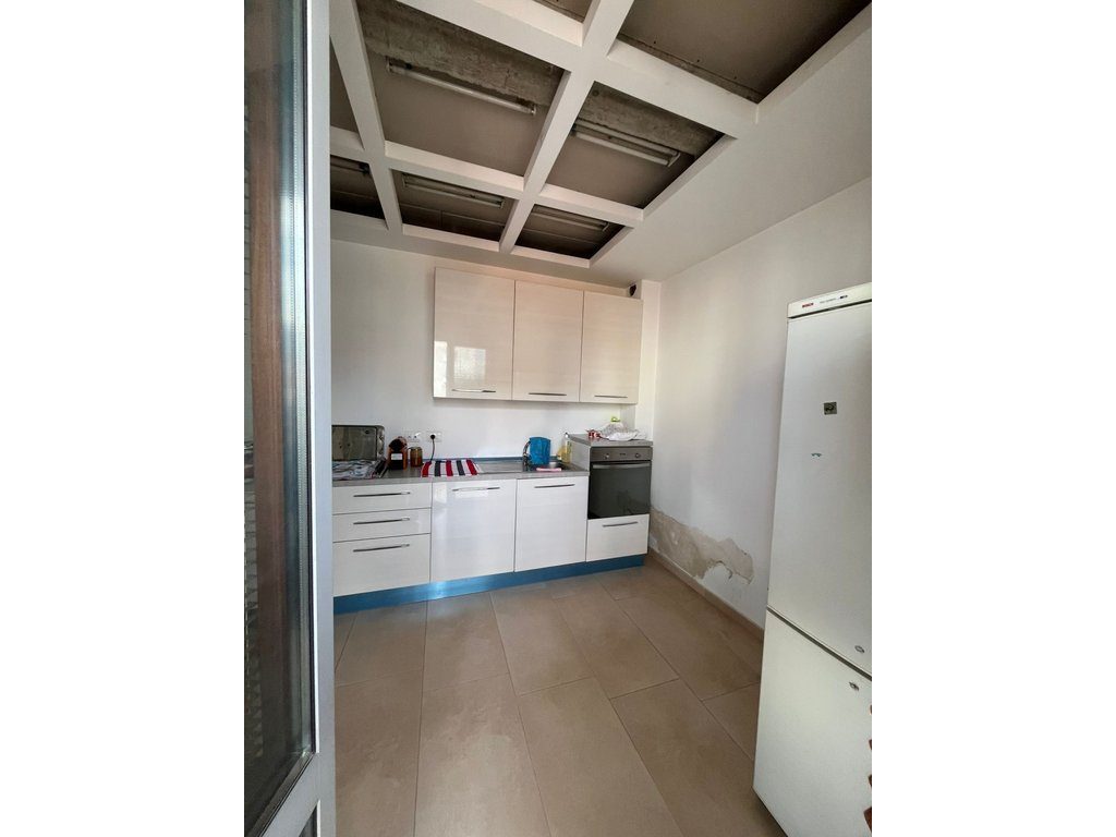 APARTAMENT 2+1 ME 2 TUALETE, I MOBILUAR – TERMINALI I VJETËR, POGRADEC