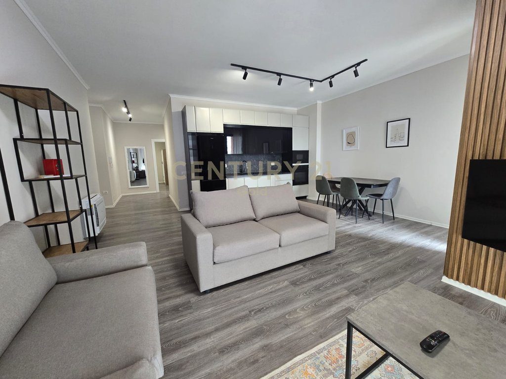 JEPET ME QIRA APARTAMENT 2+1+2 + POST PARKIMI TEK KOMPLEKSI ASL !