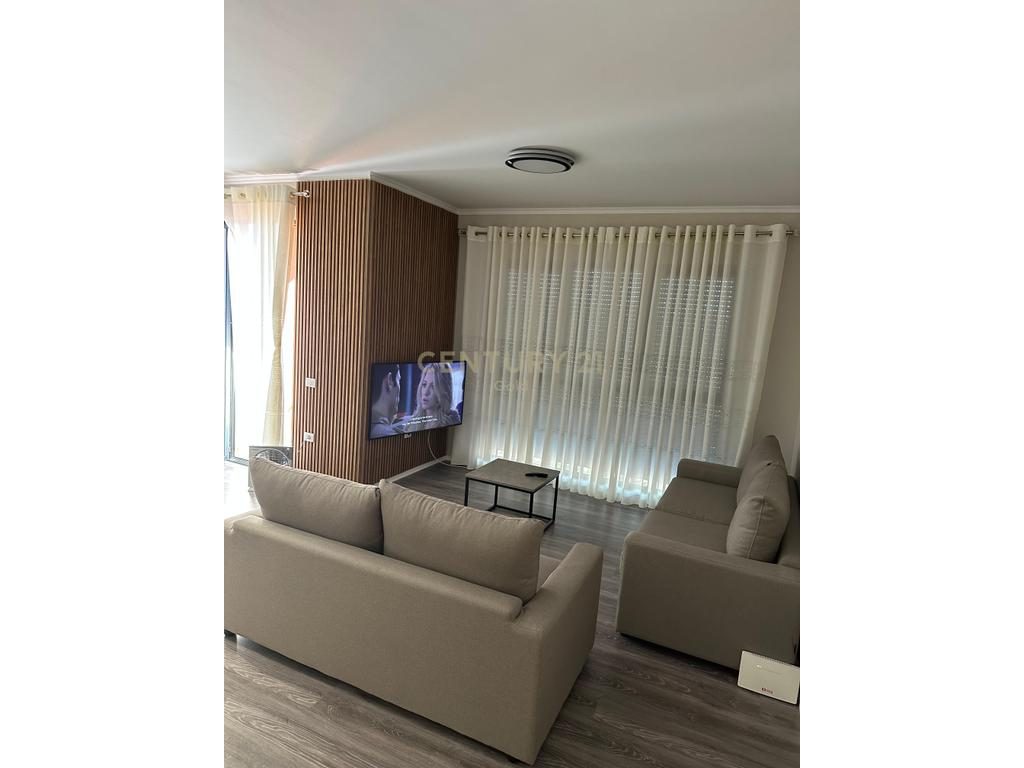 JEPET ME QIRA APARTAMENT 2+1+2 + POST PARKIMI TEK KOMPLEKSI ASL !