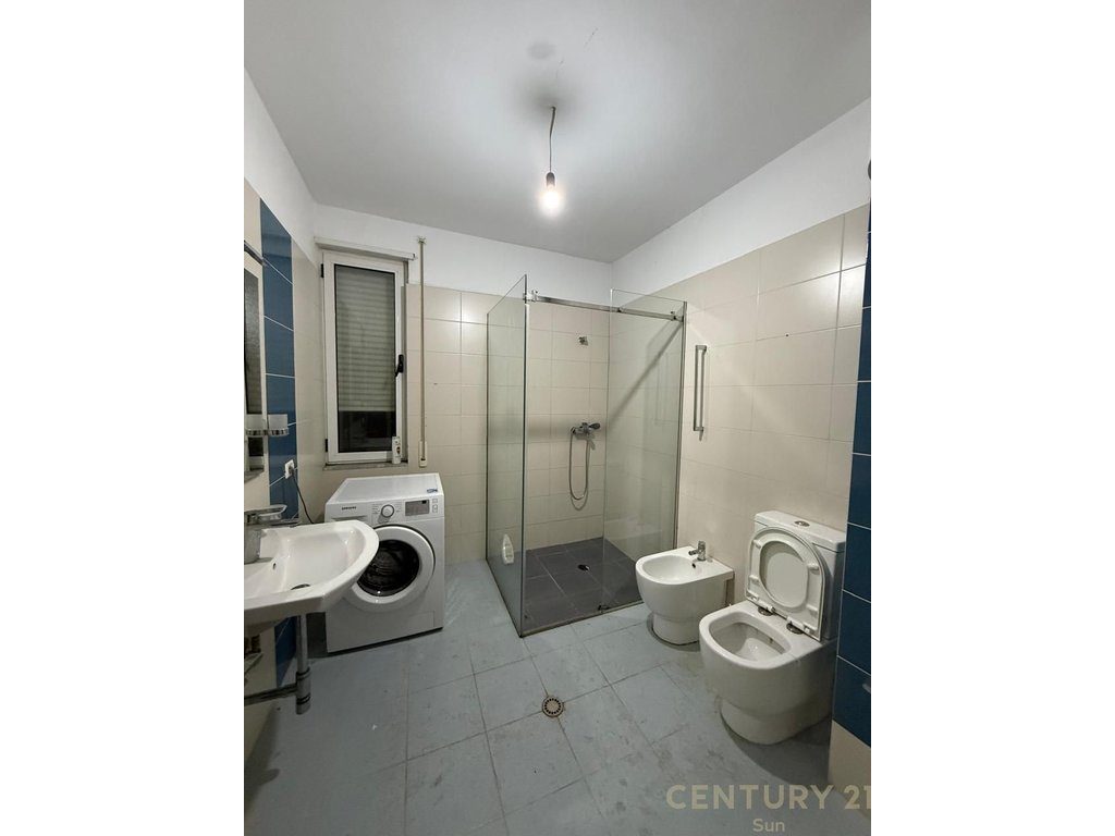Apartament 2+1+Garazh Për Shitje te Amerikan 3