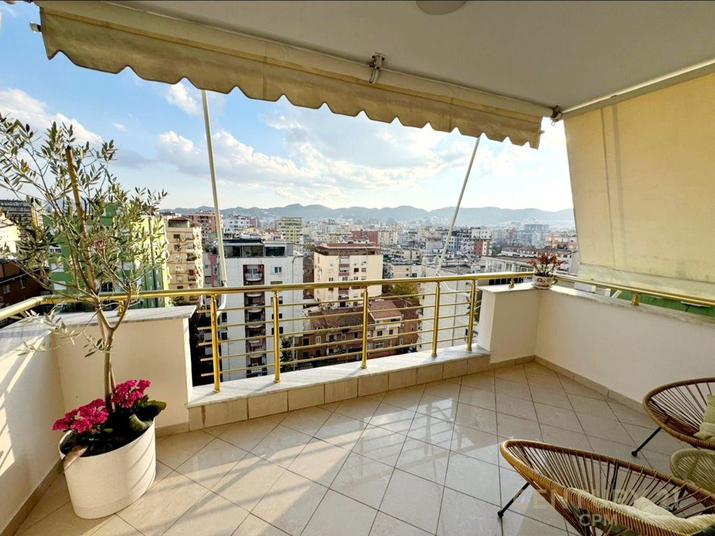 APARTAMENT 2+1+2 PER QIRA NE ISH BLLOK!
