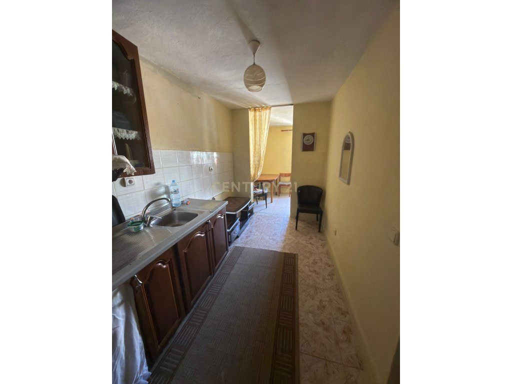 SHITET APARTAMENT 1+1 NE PLAZH, RROTA KUQE !!