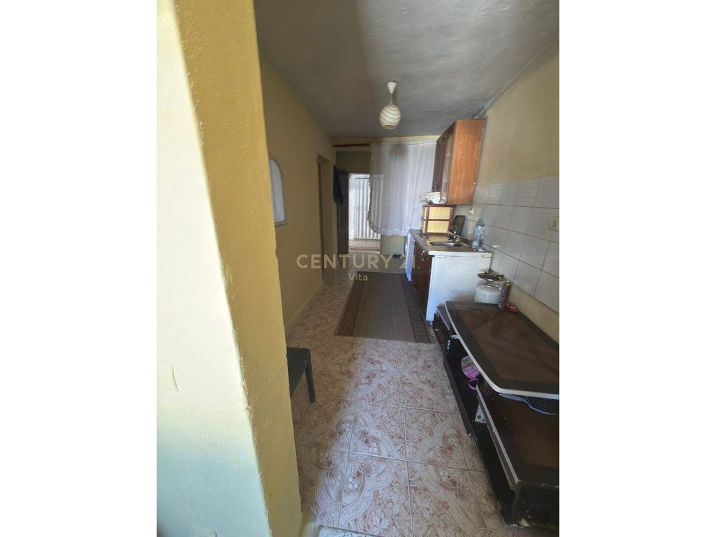 SHITET APARTAMENT 1+1 NE PLAZH, RROTA KUQE !!