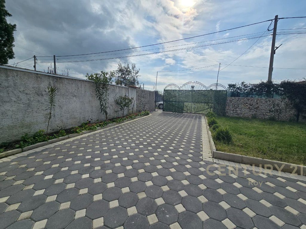 SHITET PRONE ME 2 NJOLLA NDERTIMI NE SPITALLE , DURRES !!!
