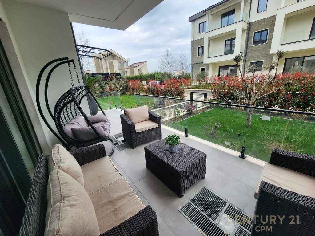 Triplex për shitje 3+2+4+3 Poste Parkimi tek Grey Stone 2 Residence , Liqeni i Thatë