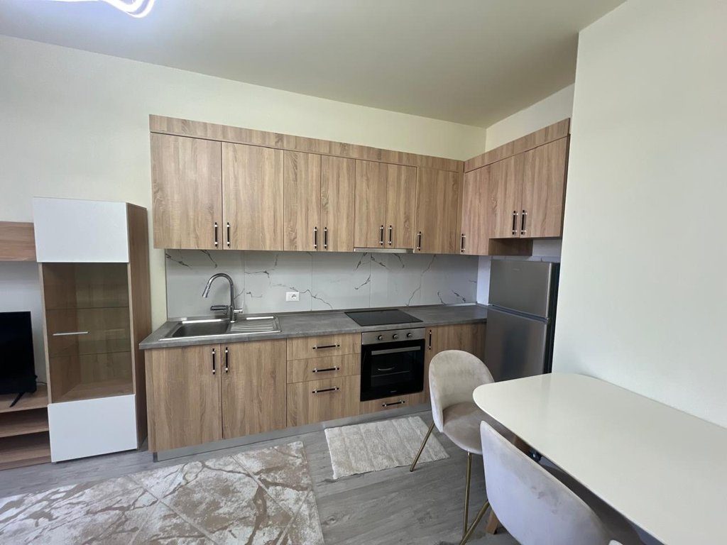RRUGA RIZA CEROVA, SHESIM APARTAMENT 1+1