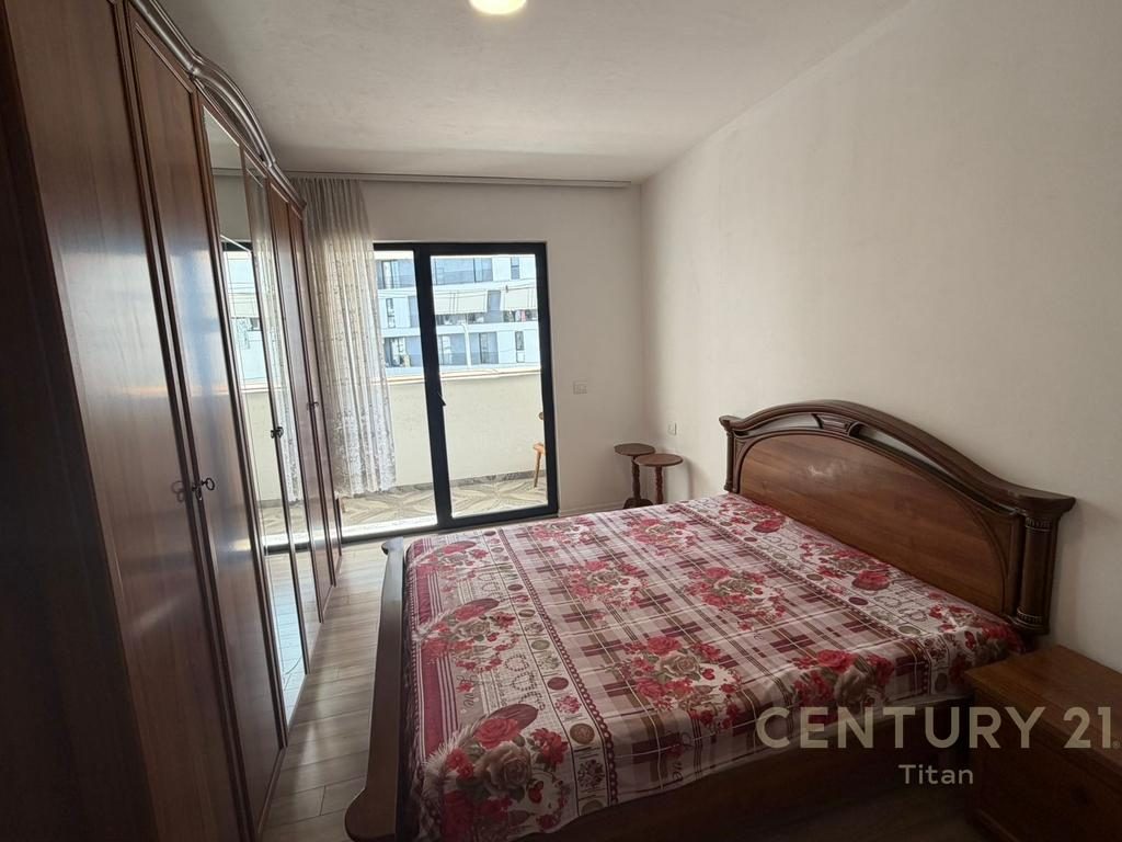 Shitet apartament 2+1 tek 5 Maji