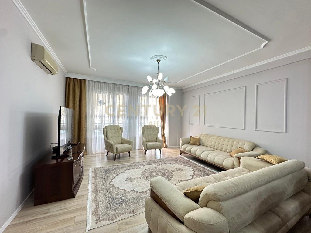 Shitet Apartament 2+1 prane Shkolles "Mihal Grameno"!
