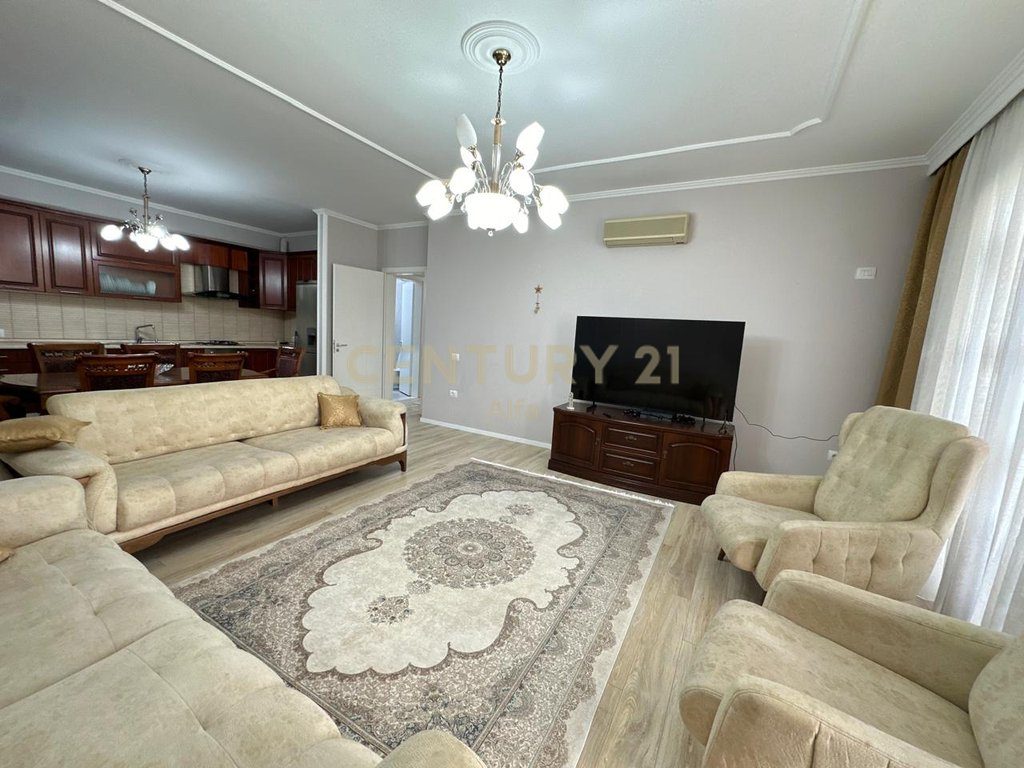 Shitet Apartament 2+1 prane Shkolles "Mihal Grameno"!
