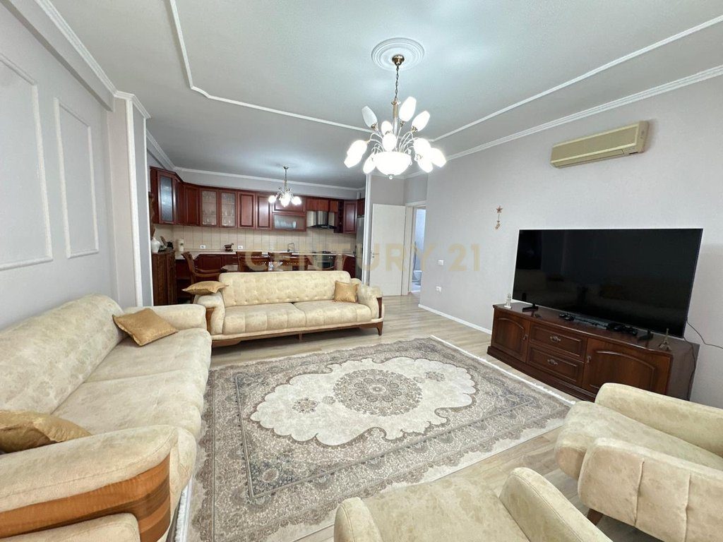 Shitet Apartament 2+1 prane Shkolles "Mihal Grameno"!