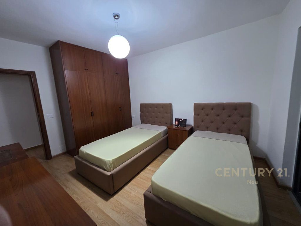 Jepet apartament me qira