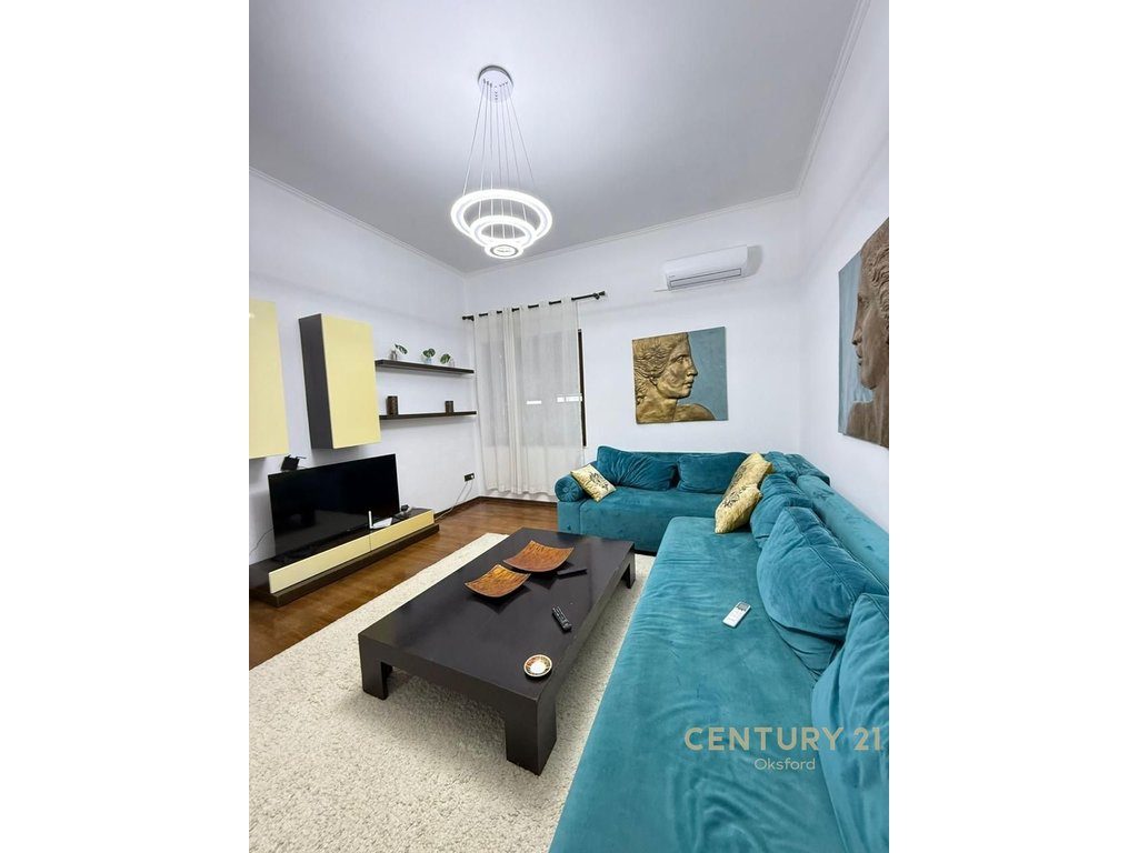 Apartament 2+1+2 pranë qendrës, Rruga Barrikadave Tiranë!