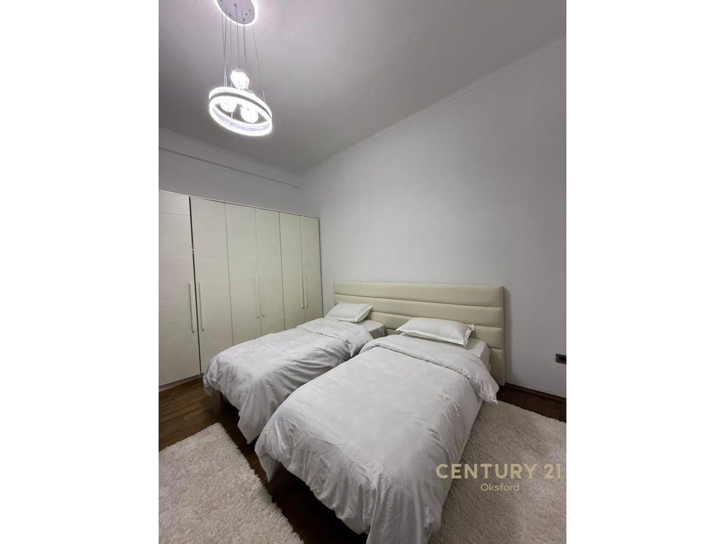 Apartament 2+1+2 pranë qendrës, Rruga Barrikadave Tiranë!