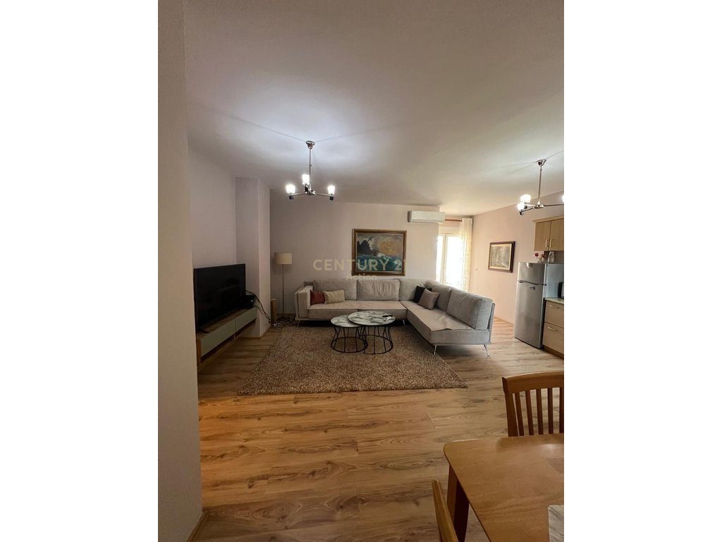 JAPIM ME QIRA  APARTAMENT 1+1,AMBASADA AMERIKANE!