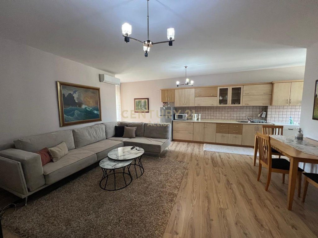 JAPIM ME QIRA  APARTAMENT 1+1,AMBASADA AMERIKANE!