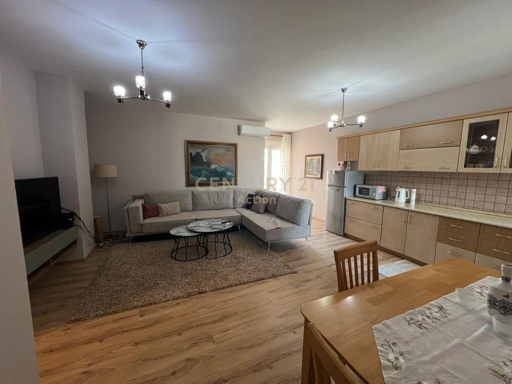 JAPIM ME QIRA  APARTAMENT 1+1,AMBASADA AMERIKANE!
