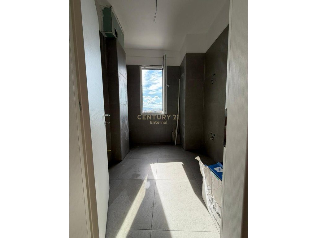 Apartament 1+1 per shitje ne Paskuqan