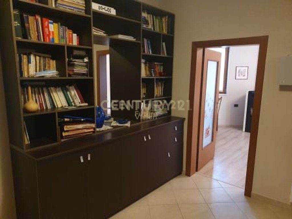 Vilë 3- kateshe  në shitje afër Spitalit Rajonal, Shkodër - | 265 m²