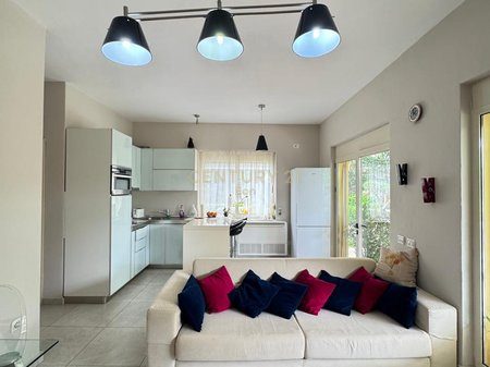 Apartament 3+1 Me Qira në Gjirin e Lalzit, Kompleksi Lura, Durrës  | 100 m²
