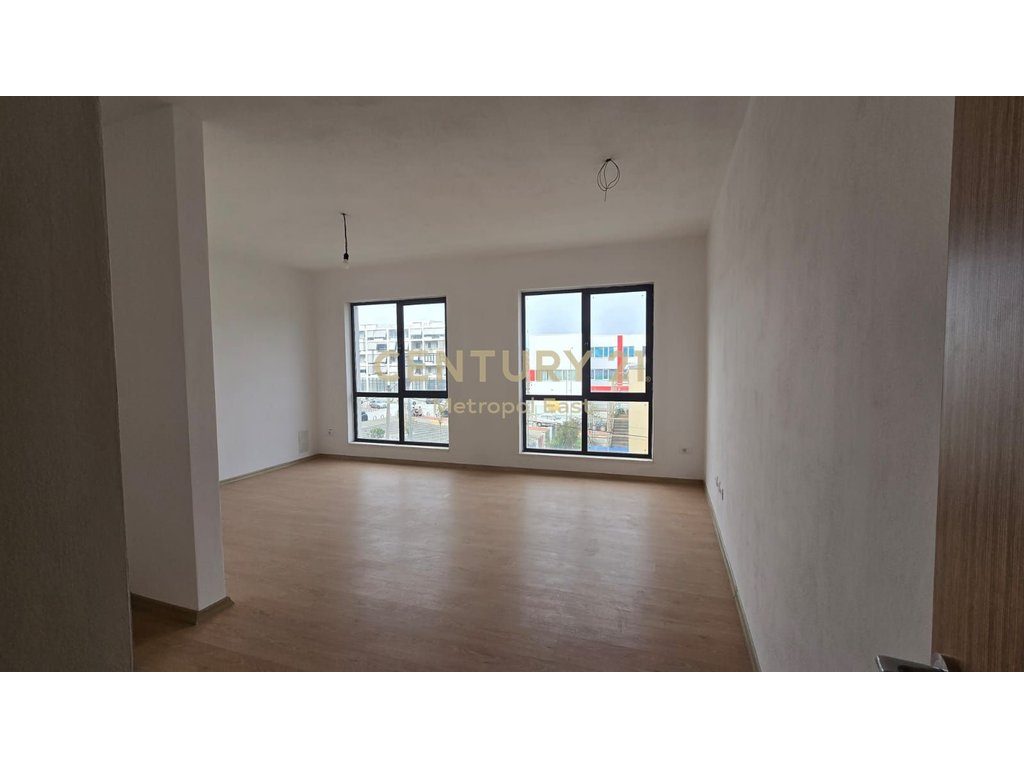 Jepet me Qira Apartament 1+1 në Godinë të Re – Kati 2 | Zona 5 Maji