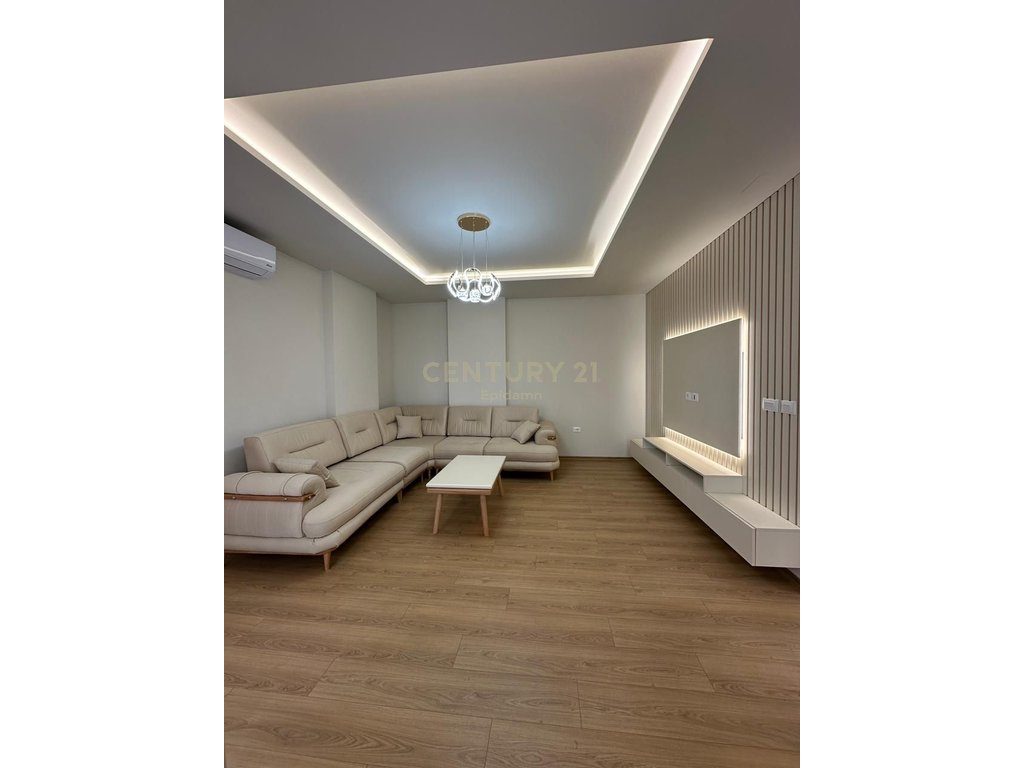 Apartament Luksoz 2+1+2 për shitje , Zogu i Zi Tirane