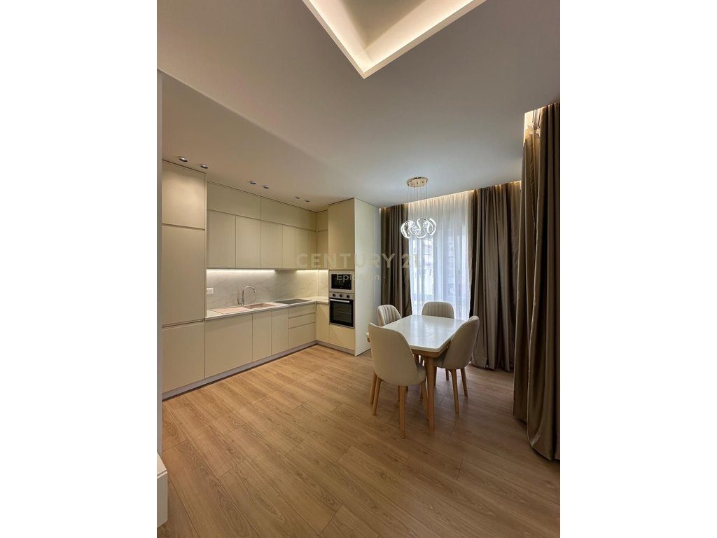 Apartament Luksoz 2+1+2 për shitje , Zogu i Zi Tirane