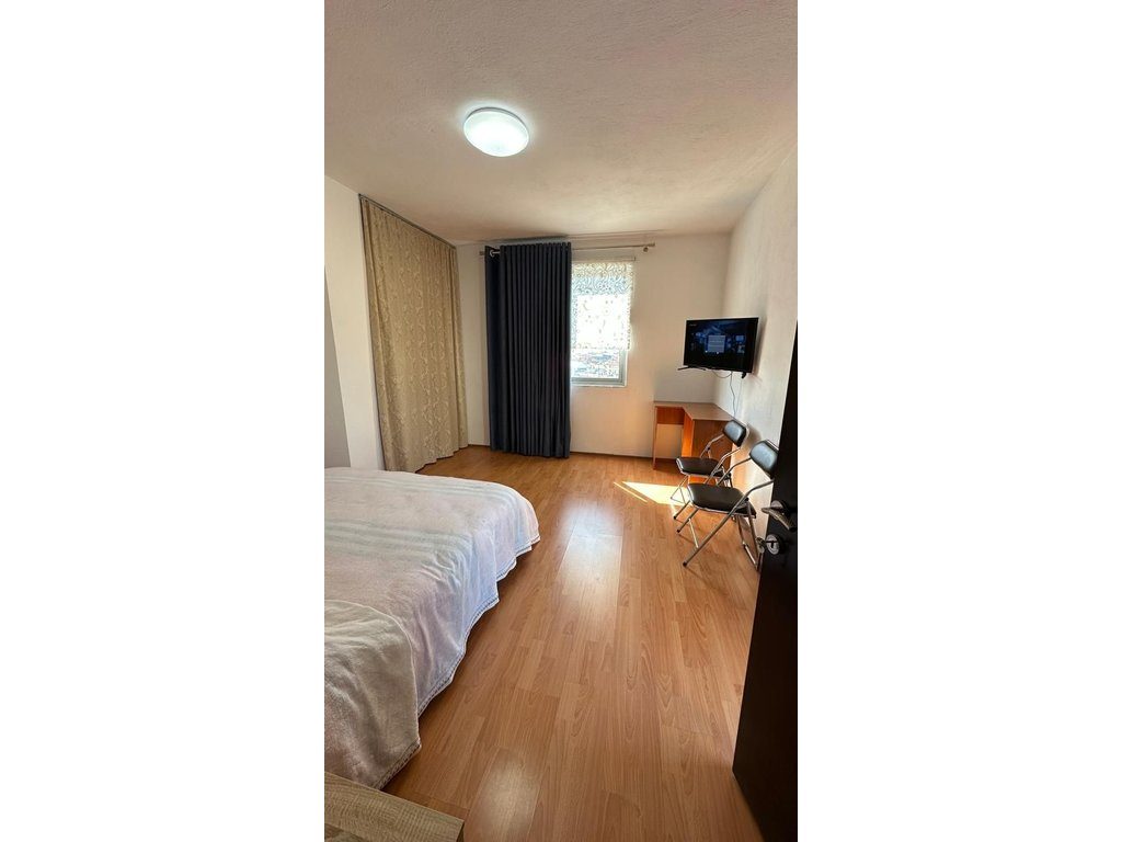 SHITET APARTAMENT 1+1 ME VERANDË TË MADHE PRANË STADIUMIT NË POGRADEC