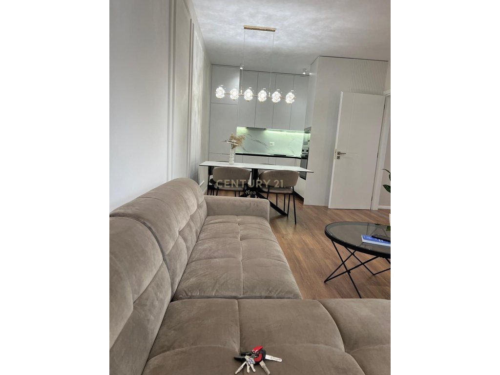 APARTAMENT 1+1 ME QIRA TEK KOMPLEKSI ERLI .