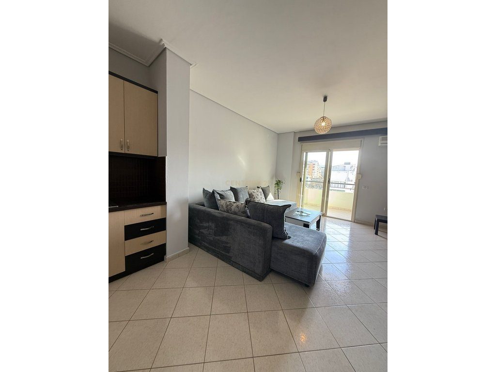 SHITET APARTAMENT 2+1+2  NE LAGJEN "24 MAJ", VLORE!