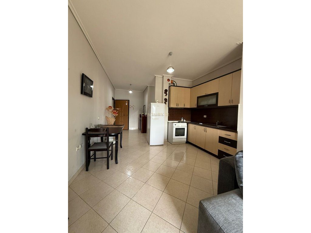 SHITET APARTAMENT 2+1+2  NE LAGJEN "24 MAJ", VLORE!