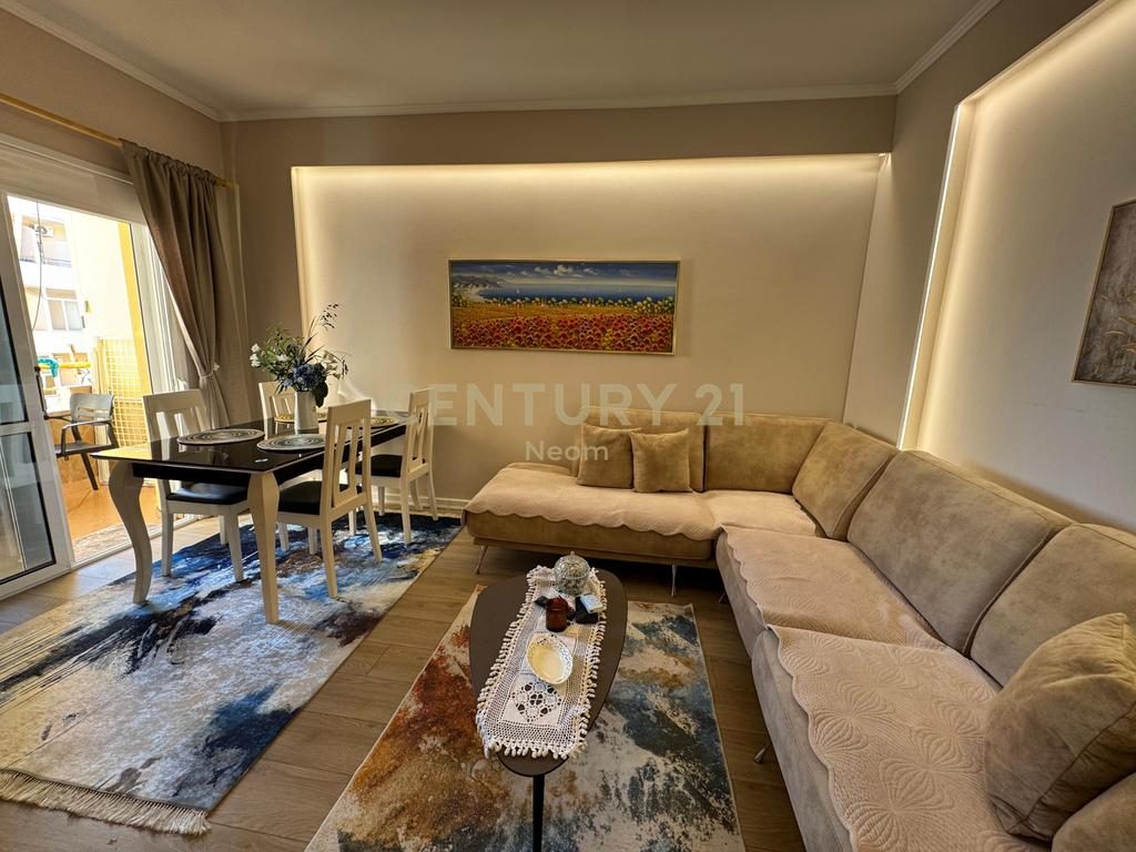 SHITET APARTAMENT 1+1 NË LUNGOMARE, PAMJE NGA DETI