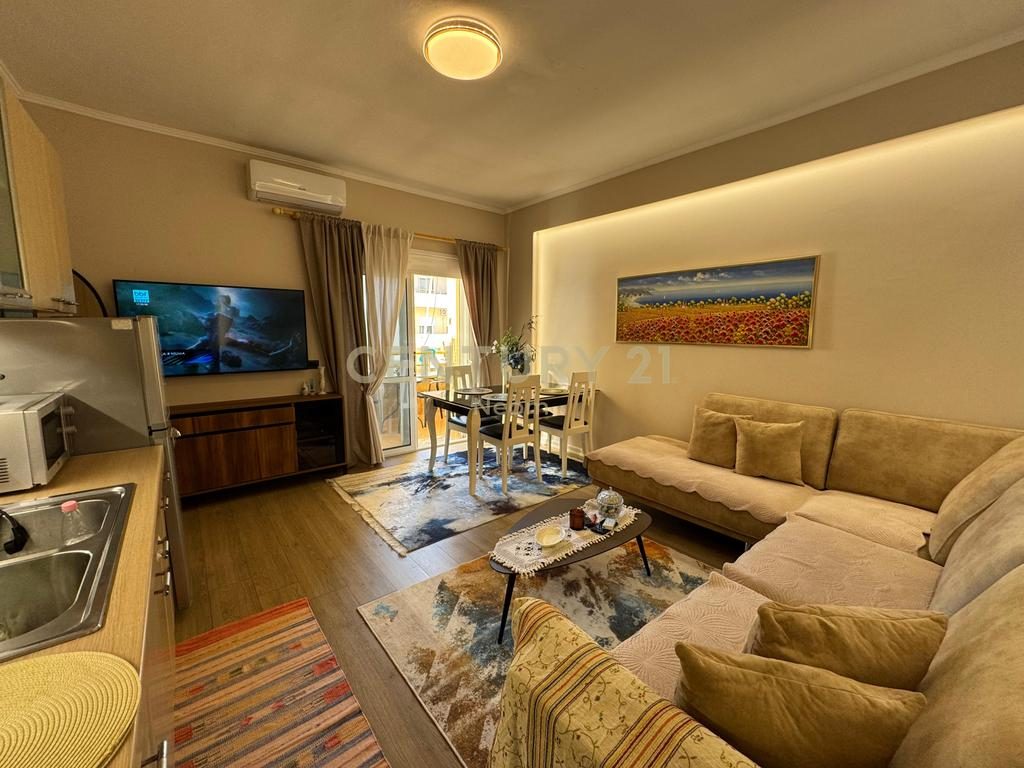 SHITET APARTAMENT 1+1 NË LUNGOMARE, PAMJE NGA DETI