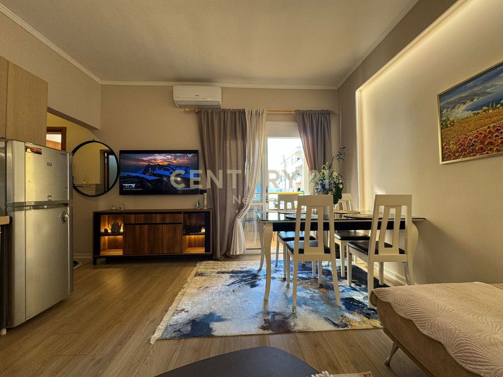 SHITET APARTAMENT 1+1 NË LUNGOMARE, PAMJE NGA DETI