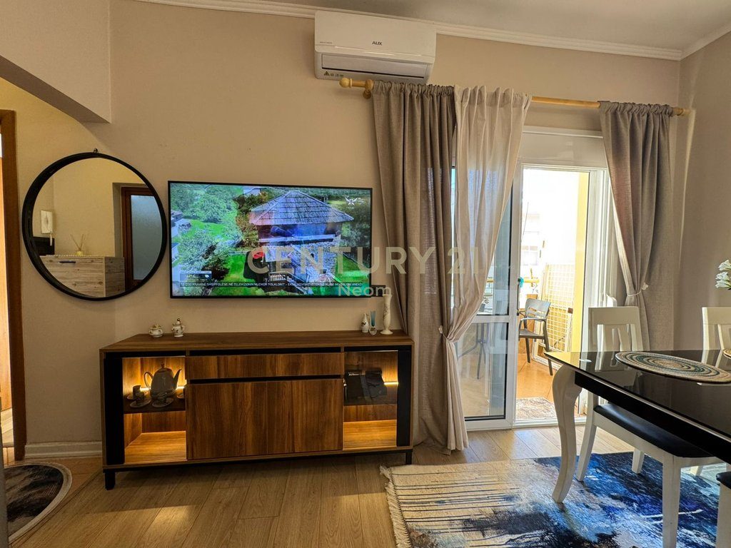 SHITET APARTAMENT 1+1 NË LUNGOMARE, PAMJE NGA DETI